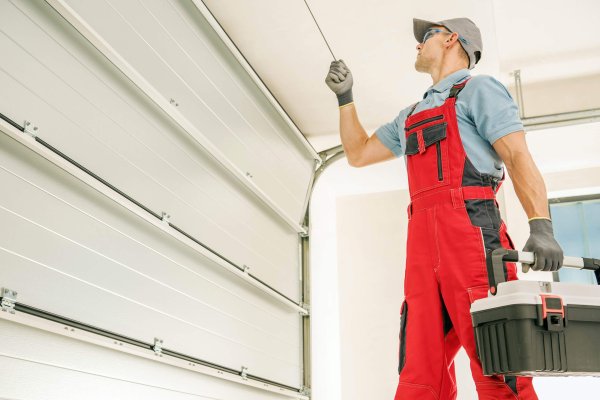 modern-garage-doors-installer-2022-12-16-11-53-23-utc (1)